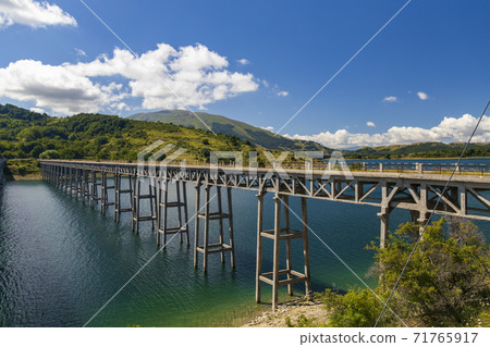 Bridge Ponte delle Stecche, Lago di Campotosto in National Park Gran Sasso e Monti della Laga, Abruzzo region, Italy 71765917