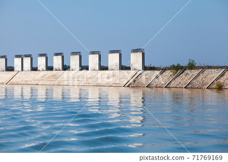 Coastal protection structure made of white concrete Coastal protection structure made of white concrete 71769169