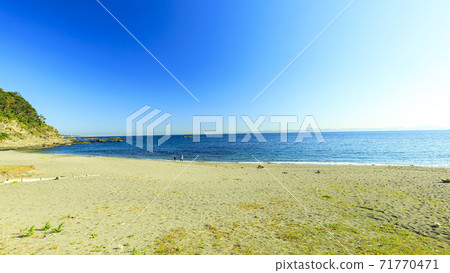 Autumn on Oura Beach, a private beach in Miura City, Kanagawa Prefecture, which borders Tokyo Bay on the Shonan Miura Peninsula Autumn on Oura Beach, a private beach in Miura City, Kanagawa Prefecture, which borders Tokyo Bay on the Shonan Miura Peninsula 71770471