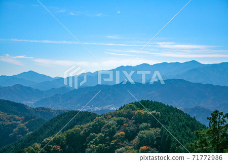 丹澤彌撒山頂的看法。 丹澤彌撒山頂的看法。 71772986