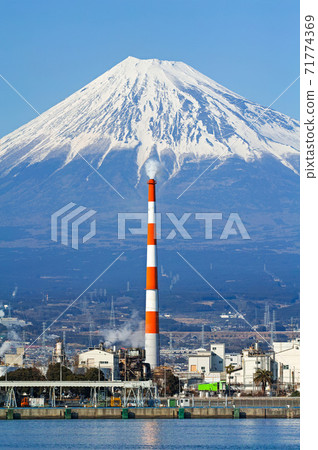 靜岡縣/塔古那拉港和富士山 71774369