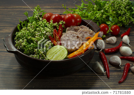 Ceylon Spinach Curry Ingredient for Cooking inside with Fermented Pork Ceylon Spinach Curry Ingredient for Cooking inside with Fermented Pork 71781880