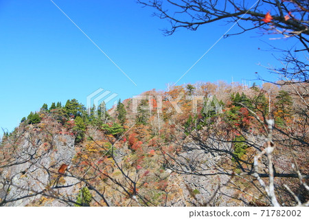 Autumn leaves in the direction of Seirogura 71782002