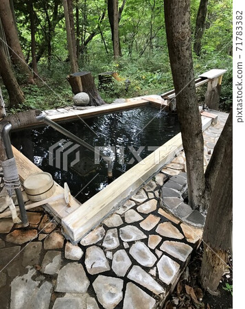 日本秘密溫泉露天浴池 71783382