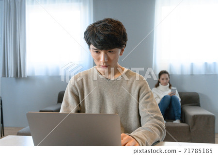 Male portrait　 71785185