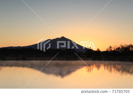 筑波山深秋的日出 筑波山深秋的日出 71785705