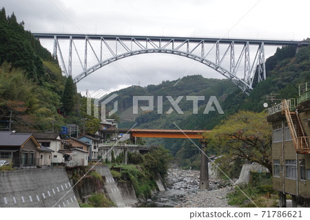 從Hinokage鎮仰望Seiunbashi 從Hinokage鎮仰望Seiunbashi 71786621