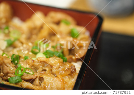Delicious pork miso bowl Delicious pork miso bowl 71787931