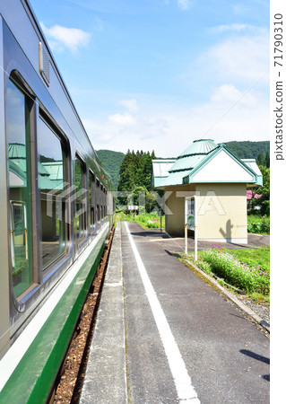 Scenery from the Tadami Line train window from Aizu-Kawaguchi Station to Aizu Station 71790310