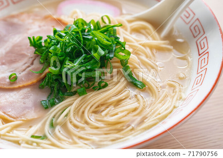 Hakata ramen up 71790756