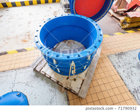 Flange and gate valve. Overhaul of the water pump of the sewage sludge pump.  71790932