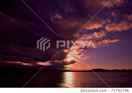 群馬秋天的天空和傍晚的景色 群馬秋天的天空和傍晚的景色 71792196