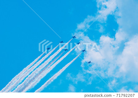 Blue Impulse formation flight (over Meguro Ward, May 29, 2020) Photo material 71792207