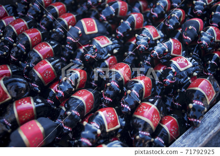 Plums of Iwatsu Tenmangu Shrine Plums of Iwatsu Tenmangu Shrine 71792925