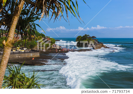 Tanah Lot Temple - Bali Indonesia 71793734