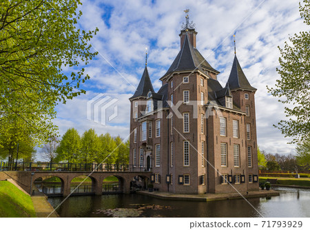 Castle Kasteel Heemstede in Netherlands 71793929
