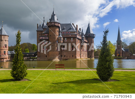 De Haar castle near Utrecht - Netherlands 71793943