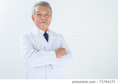Medical image: A man in a white coat Medical image: A man in a white coat 71794173
