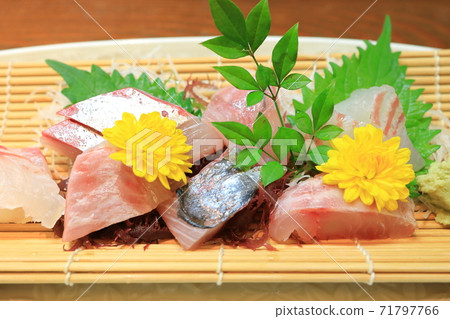 Assorted delicious natural sashimi 71797766