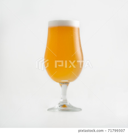 Advertising of lager, pint craft beer and best offer in pub 71799307