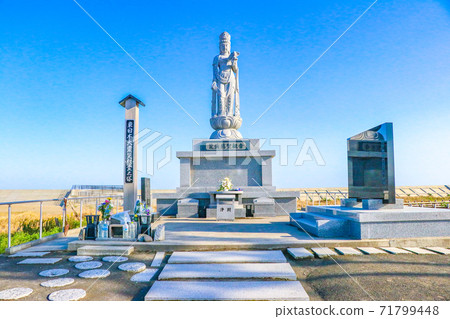 悼念東日本大地震受害者的荒原智成觀音（仙台市若林區荒原） 71799448