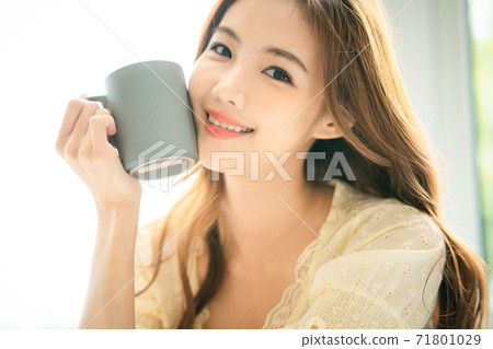 Female lifestyle 71801029