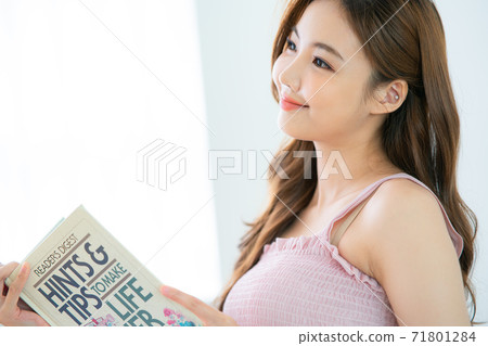 Female lifestyle 71801284