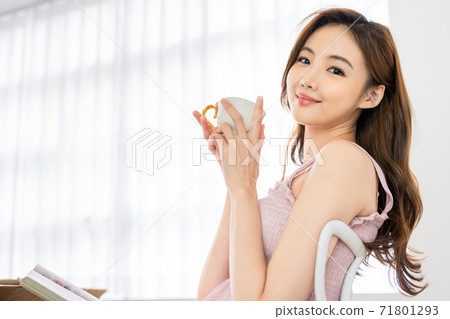 Female lifestyle 71801293