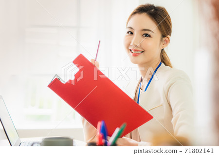 Business woman 71802141
