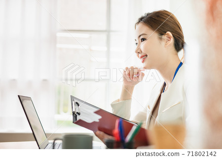Business woman Business woman 71802142