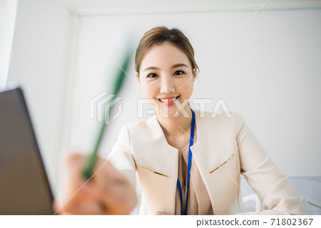 Business woman Business woman 71802367