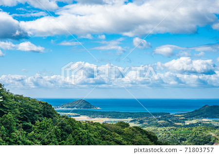 秋天的川端溫泉和蔚藍的日本海[山口縣] 71803757