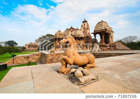 Khajuraho erotic hindu temple, India 71807206