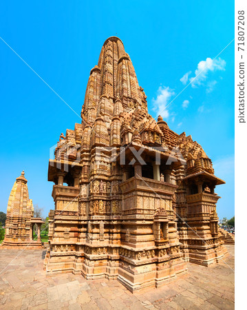 Khajuraho erotic hindu temple, India Khajuraho erotic hindu temple, India 71807208