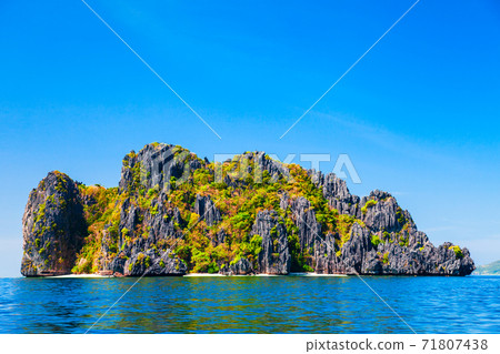Mountain cliff at El Nido, Philippines Mountain cliff at El Nido, Philippines 71807438
