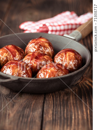 Bacon wrapped meatballs 71808717