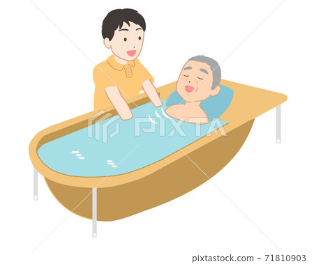 Bathing support for elderly men Washing the body Male caregiver (no line) Bathing support for elderly men Washing the body Male caregiver (no line) 71810903