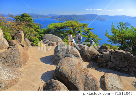 [廣島縣]矢山獅子岩天氣晴朗 71811045