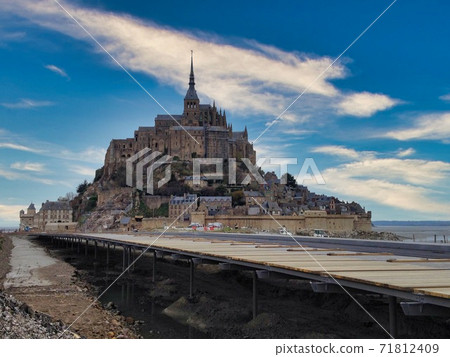 [France] Mont Saint Michel 71812409