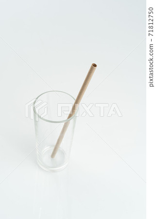 Bamboo drinking straws with Zero - waste. Ecological concept. Concept zero waste. Selective focus, copy space. white background. 71812750