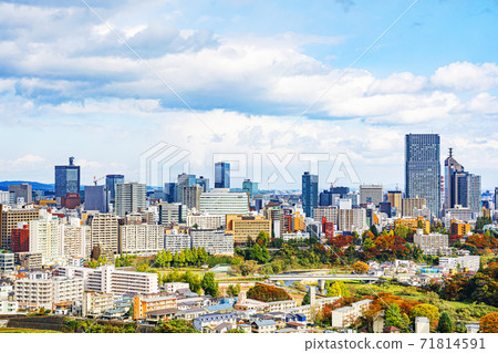 即將到來的秋天的仙台市全景 即將到來的秋天的仙台市全景 71814591