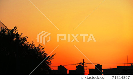 Cityscape at dusk 71814867