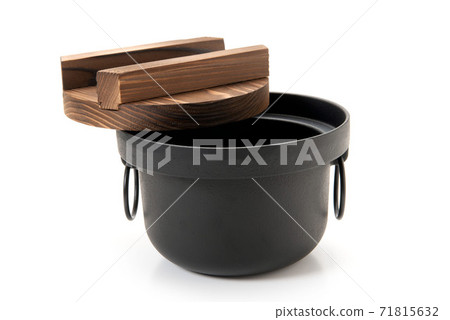 Iron kettle for cooking rice Iron kettle for cooking rice 71815632