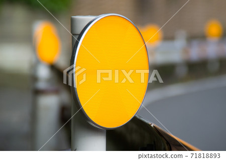 Reflector of eye guidepost for guardrail 71818893