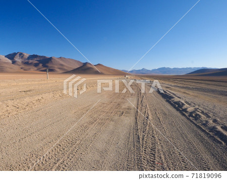 <Bolivia> Endless land crossing land borders <Bolivia> Endless land crossing land borders 71819096