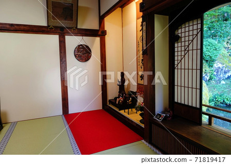 Antechamber 71819417