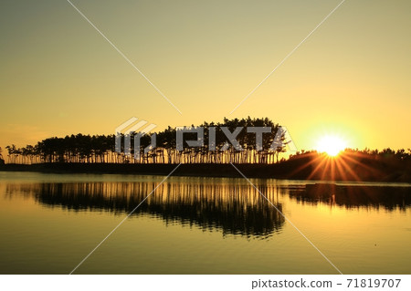 Unyeo海灘日落美景 Unyeo海灘日落美景 71819707