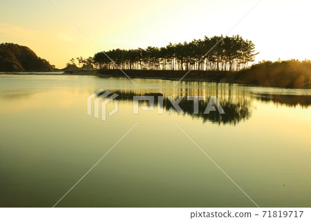 Unyeo海灘日落美景 71819717