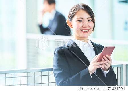 Young business woman Young business woman 71821604