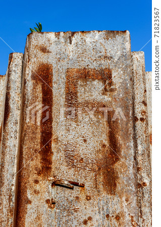 Rusted uneven iron plate 71823567